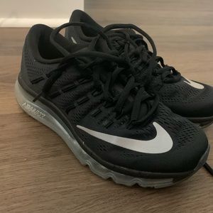Nike Airmax tennis shoes!